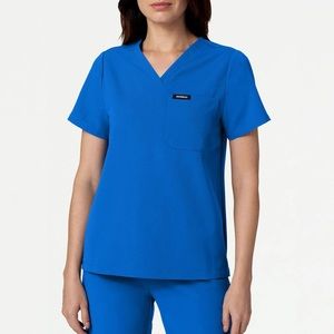 Jaanuu Scrub top